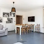 Beautiful Sunny Apartment Near The Sea